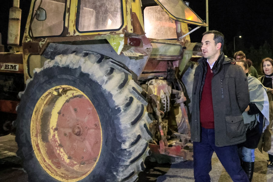 Ο Χαρίτσης δινει ραντεβού στα μπλόκα - «Με τους αγρότες, μέχρι τη δικαίωση»
