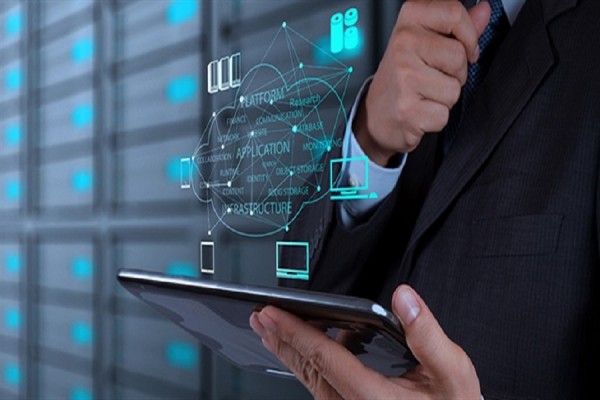 Τα παιδιά σήμερα "είναι σαν να βγαίνουν από τη μήτρα μ' ένα ipad ή ένα iphone στο χέρι"