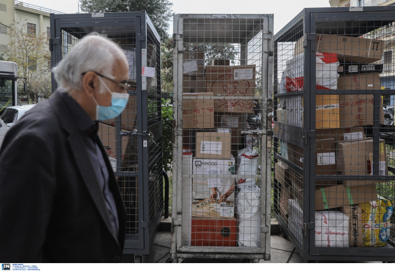 Οι θυρίδες του click &amp; collect μπαίνουν και στις κούριερ