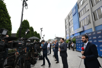 Η ΝΔ καταδικάζει τις «καταδρομικές» επιθέσεις σε μέλη της κυβέρνησης και δημοσιογράφους