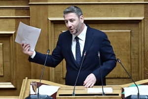 Πυρά Ανδρουλάκη στην κυβέρνηση: «Είστε πρωταθλητές του θράσους, κοροϊδεύετε τον λαό»