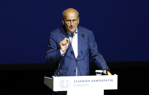 Χατζηδάκης για ομιλία Μητσοτάκη στη ΔΕΘ: Η Ελλάδα δεν μπορεί να προχωρήσει με πολιτικές σαπουνόφουσκες