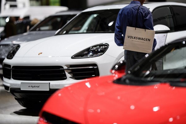 Η Porsche ανακαλεί σε όλο τον κόσμο 60.000 «πειραγμένα» αυτοκίνητα