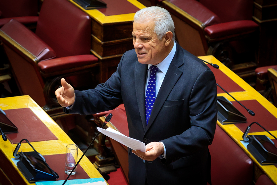 «Αγριεύει» η κόντρα Βλάχου με Θεοδωρικάκο: «Λέει μισές αλήθειες»