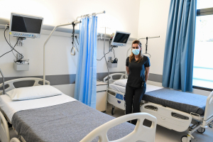 Greece Ranks Lowest Among OECD Countries in Healthcare System Trust