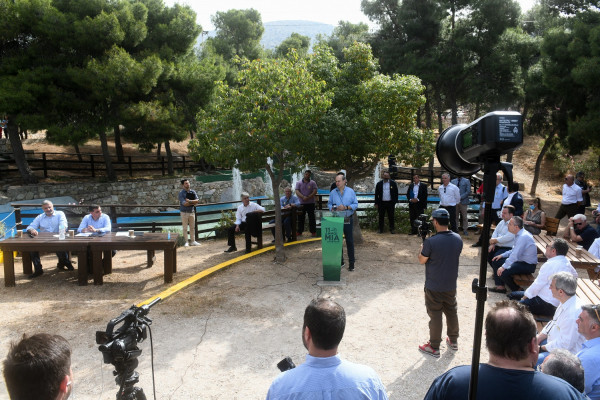 Χατζηδάκης: Φέρνουμε τους Αθηναίους κοντά στον Υμηττό - Μνημόνιο συνεργασίας για τα μονοπάτια (pics)