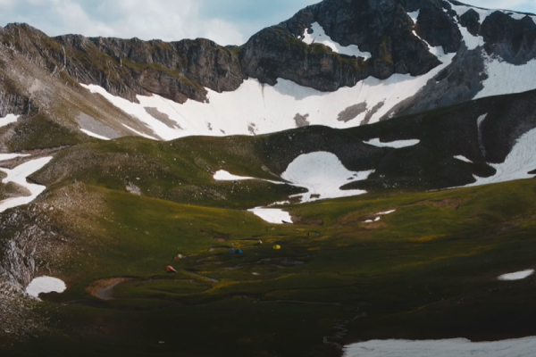 Οι αλπικές λίμνες της Ελλάδας που θυμίζουν εξωτερικό