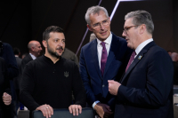 Βρετανία: «Δεν μπορεί να υπάρξουν συνομιλίες για την Ουκρανία χωρίς τη συμμετοχή της»