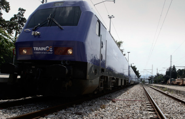 &#039;Εκτακτο: Σύγκρουση τρένου με ΙΧ στον Πύργο!