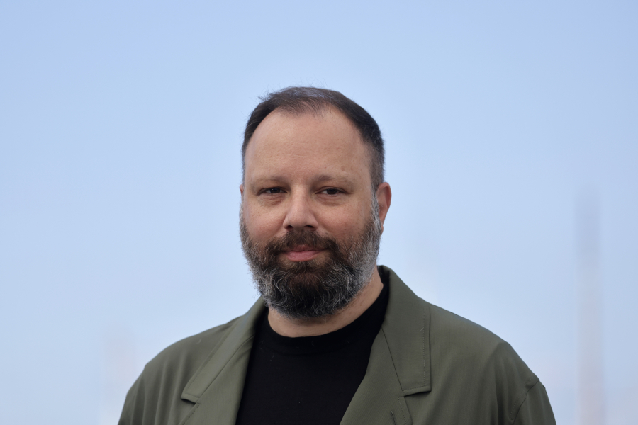 Ο Λάνθιμος στις Νύχτες Πρεμιέρας: Το άγχος του σκηνοθέτη, τα ελληνικά της Έμα Στόουν και ο... διακτινισμός