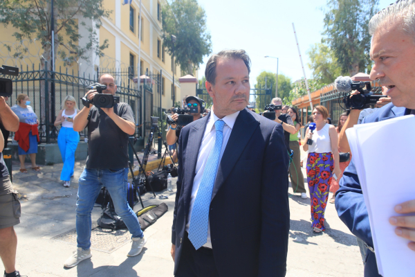 Στην Ευελπίδων η πρώην σύζυγός του Λύτρα - Αναζητείται για να συλληφθεί ο ποινικολόγος