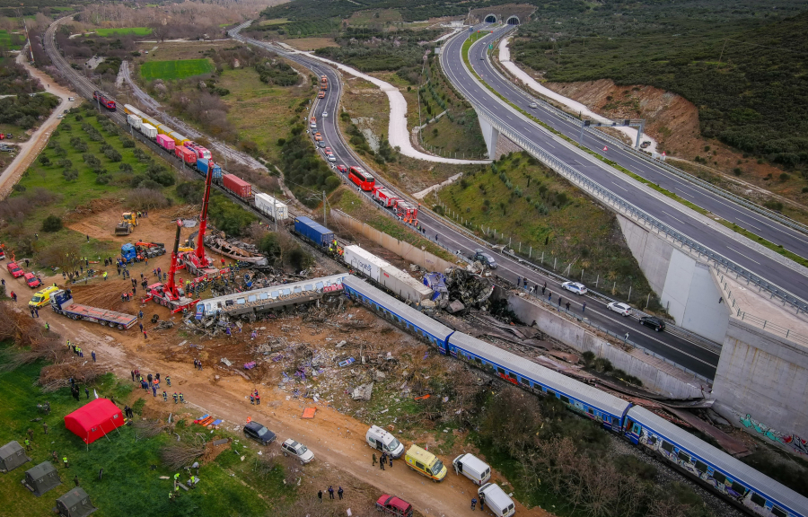 Τι προκάλεσε τη φονική έκρηξη στα Τέμπη: Οι σατανικές συμπτώσεις και οι υπόνοιες για αλλοίωση