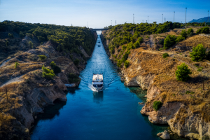Διώρυγα Κορίνθου: Αυξήθηκαν οι διελεύσεις πλοίων τον πρώτο μήνα επαναλειτουργίας