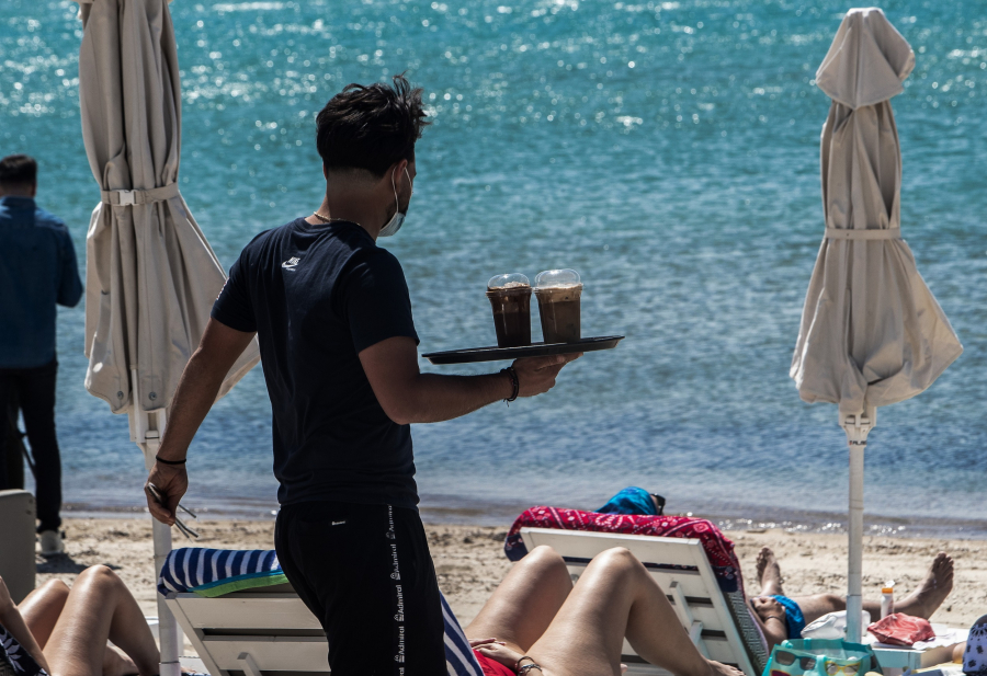 Τουρισμός και εργασία: Τα γκαρσόνια της Ευρώπης… και αν σου αρέσει