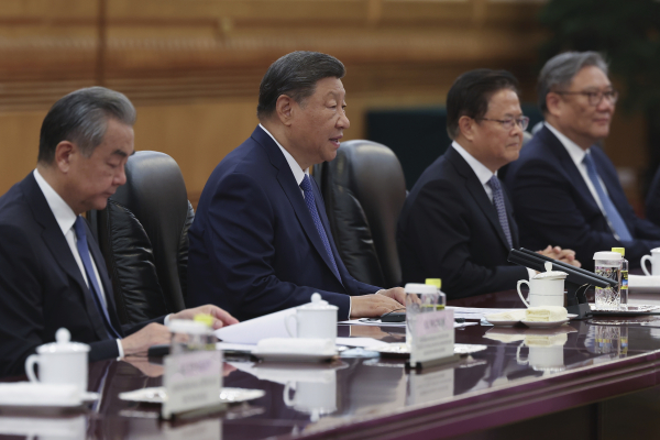 Μετά τις αγκαλιές με Πούτιν ο Σι κάνει άνοιγμα στην Ευρώπη: Κίνα και ΕΕ πρέπει να εμβαθύνουν τη συνεργασία