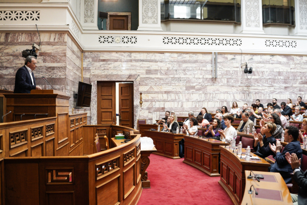 Αμηχανία στους βουλευτές του ΣΥΡΙΖΑ για τις Αμυντικές Δαπάνες