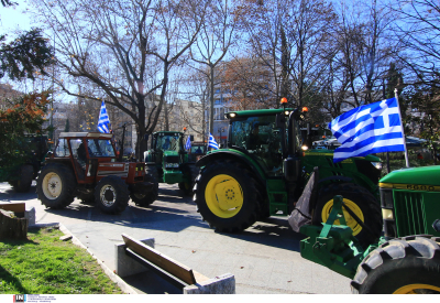 Έκλεισε η Εθνική Οδός Αθηνών - Λαμίας στην Αταλάντη από αγρότες