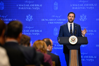 Ιράν: Ο Βανς υπονόησε χτύπημα με πυρηνικά - Ο Λευκός Οίκος διέψευσε