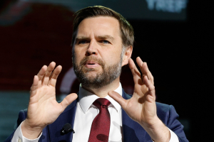 The Atlantic: Ο Βανς αμφισβητεί το Πεντάγωνο για τον πόλεμο στο Ιράν, ανησυχεί για το απόθεμα των πυραύλων