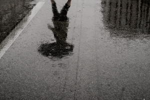 Δύο κακοκαιρίες σε λίγες ώρες: Βροχή χωρίς σταματημό, καταιγίδες και κίνδυνος για πλημμύρες