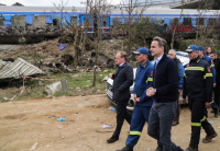 Τέμπη: Η κυβέρνηση πέφτει σε αντιφάσεις για τη δικογραφία Καραμανλή