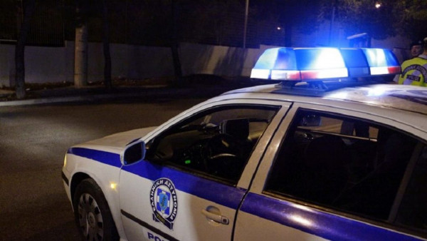 Συλλήψεις για εμπρησμούς αυτοκινήτων και επιθέσεις με μολότοφ κατά αστυνομικών