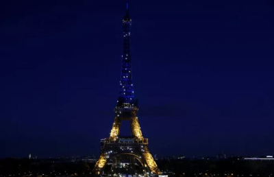 Παγκόσμιο πένθος: Σβήνουν τα φώτα στον Πύργο του Άιφελ για τον θάνατο της βασίλισσας Ελισάβετ