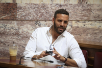 Διαγράφεται από τον ΣΥΡΙΖΑ ο Νίκος Παππάς: Γρονθοκόπησε Έλληνα δημοσιογράφο στο Στρασβούργο