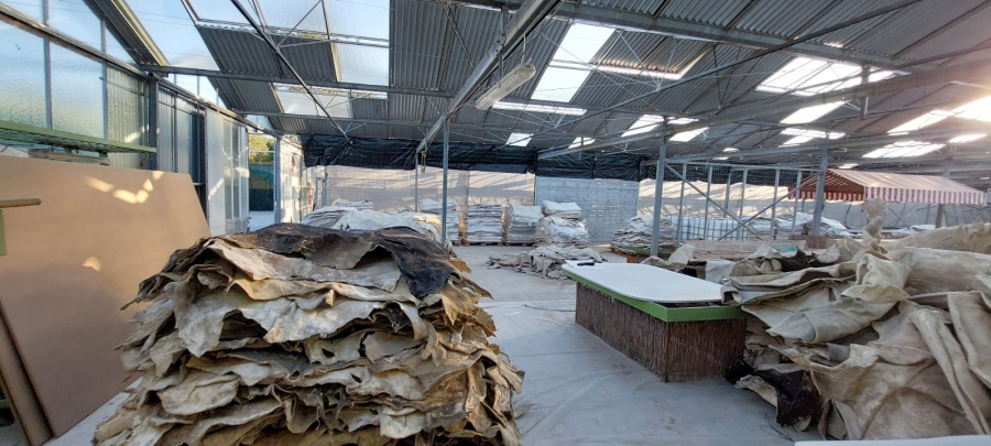 Εργοστάσιο ναρκωτικών στην Αττική - Έβγαζαν κοκαΐνη από εμποτισμένα δέρματα