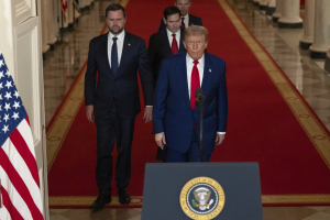 CNN: Το μυστικό σχέδιο Τραμπ για συμφωνία με το Ιράν, «στο τραπέζι» 30 δισ. για ειρηνικό πυρηνικό πρόγραμμα