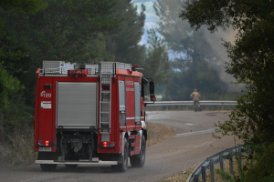 Φωτιές: Η κατάσταση σε Λουτρόπυργο Αττικής, Πολύγυρο και Ροδόπη