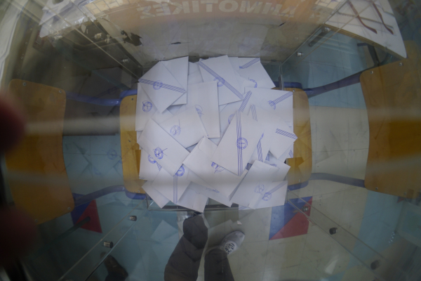 Δημοσκόπηση MRB: Ενίσχυση για ΝΔ (24,9%) και ΠΑΣΟΚ (11,2%) - Ουδετερότητα στον πόλεμο θέλει το 68,2%