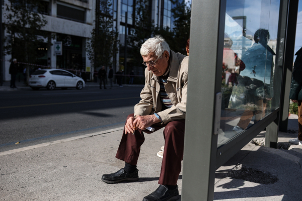 Πού θα φτάσει το επίδομα των συνταξιούχων - Αλλάζει το όριο ηλικίας