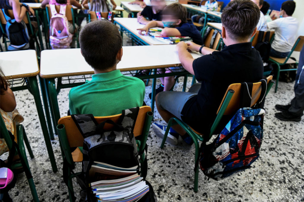 Πάσχα 2026: Πότε τελειώνει ο μισός μήνας διακοπών των μαθητών και ανοίγουν τα σχολεία