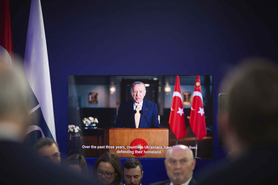 Τα πρώτα... «χλιαρά» μηνύματα στον Έρντογάν για Ιμάμογλου