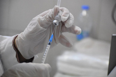 Φάουτσι: Το εμβόλιο της Astrazeneca είναι πιθανόν πολύ καλό