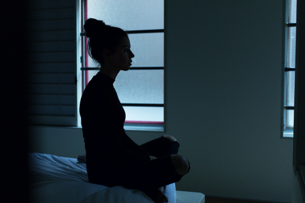 Οι γυναίκες διατρέχουν υψηλότερο γενετικό κίνδυνο κατάθλιψης από τους άνδρες