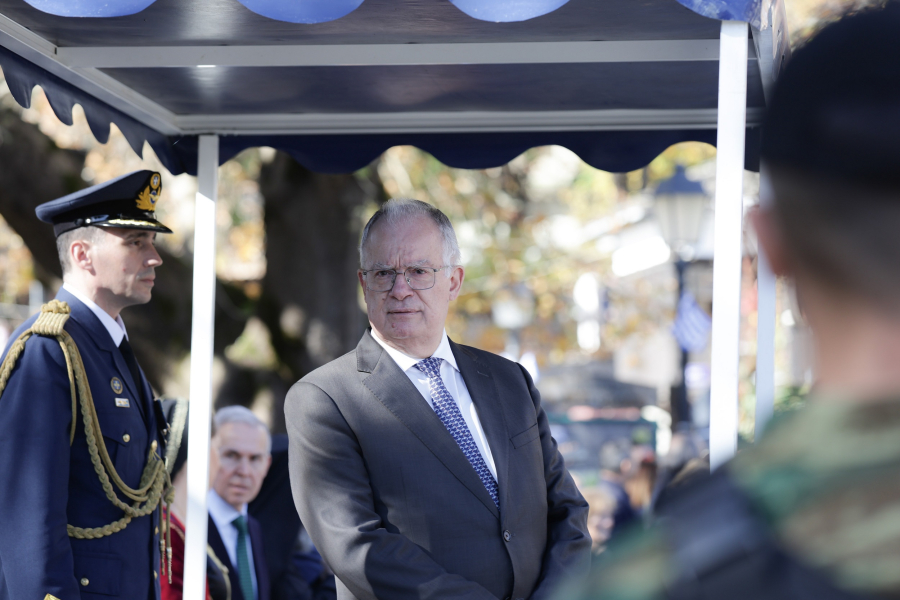 Ο Πρόεδρος της Δημοκρατίας απαντά στους επικριτές του