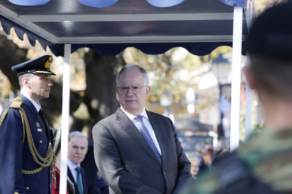 Ο Πρόεδρος της Δημοκρατίας απαντά στους επικριτές του