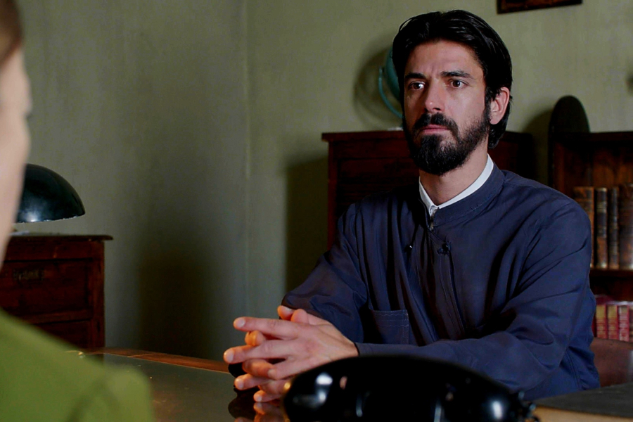 «Άγιος Έρωτας» - Νέα επεισόδια: Ο Χάρης εξομολογείται τα πάντα στον πατέρα Νικόλαο