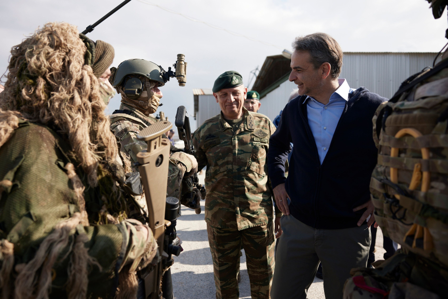 Μητσοτάκης: «Ισχυρές Ένοπλες Δυνάμεις θωρακίζουν την εθνική μας ανεξαρτησία»