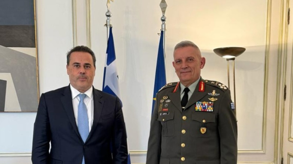 Παπασταύρου για Κωνσταντίνο Φλώρο: «Το όνομά σας εμπνέει αναγνώριση και σεβασμό»