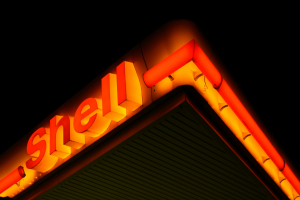 Μεγάλη νίκη για τη Shell: Ανέτρεψε ιστορική απόφαση για την μείωση των εκπομπών άνθρακα