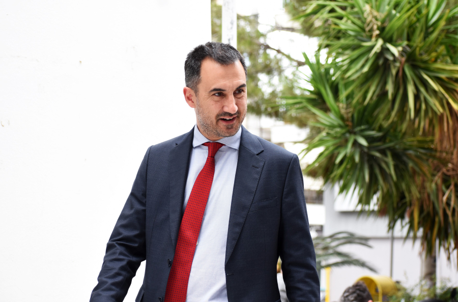 Πιέζουν οι «11» για τον γάμο των ομόφυλων με έτοιμη νομοθετική πρόταση