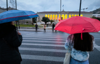Καιρός: Επιμένει ο άστατος καιρός - Βροχές και την Τρίτη - Τι θα γίνει στην Αττική