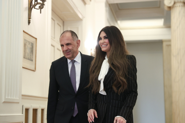 Ταφόπλακα στην πολυδιάστατη εξωτερική πολιτική