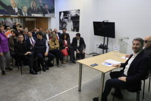 Άνω-κάτω το ΠΑΣΟΚ με τη στάση του έναντι Τσίπρα - Η «μυστική συζήτηση» στο Πολιτικό Συμβούλιο