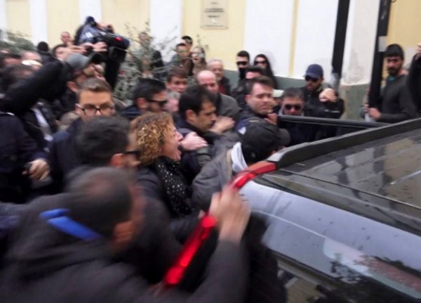 Ξυλοκόπησαν πάλι τον δολοφόνο της Δώρας Ζέμπερη στην Ευελπίδων