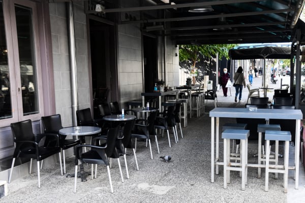 Σε απόγνωση οι επιχειρήσεις: Κατακόρυφες οι αυξήσεις των δημοτικών τελών - Φτάνουν και 500%