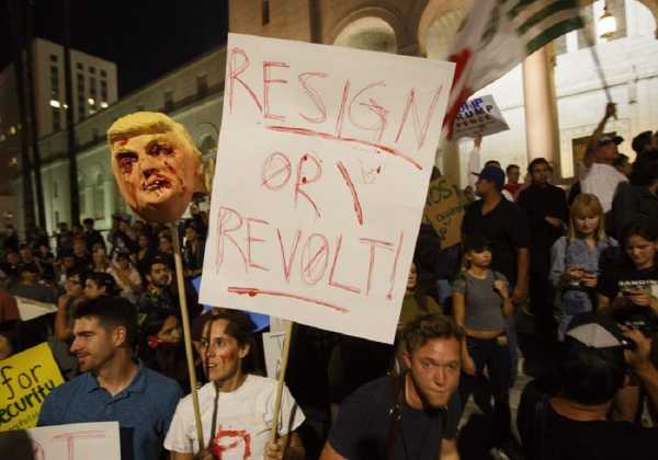 Στους δρόμους του Λ.Α χιλιάδες διαδηλωτές κατά Τραμπ